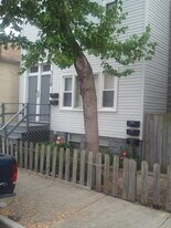 3018 N Clybourn Ave in Chicago, IL - Building Photo