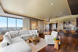 700 Front St in San Diego, CA - Building Photo