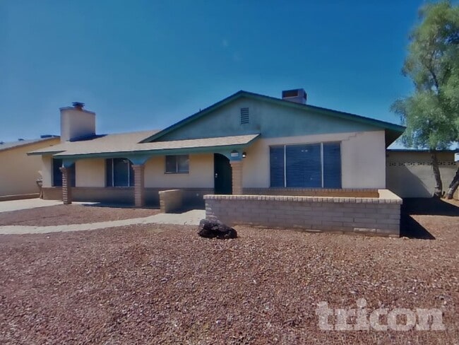 7100 W Cheryl Dr in Peoria, AZ - Foto de edificio - Building Photo