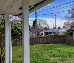 6207 Wildaire Rd SW in Lakewood, WA - Building Photo