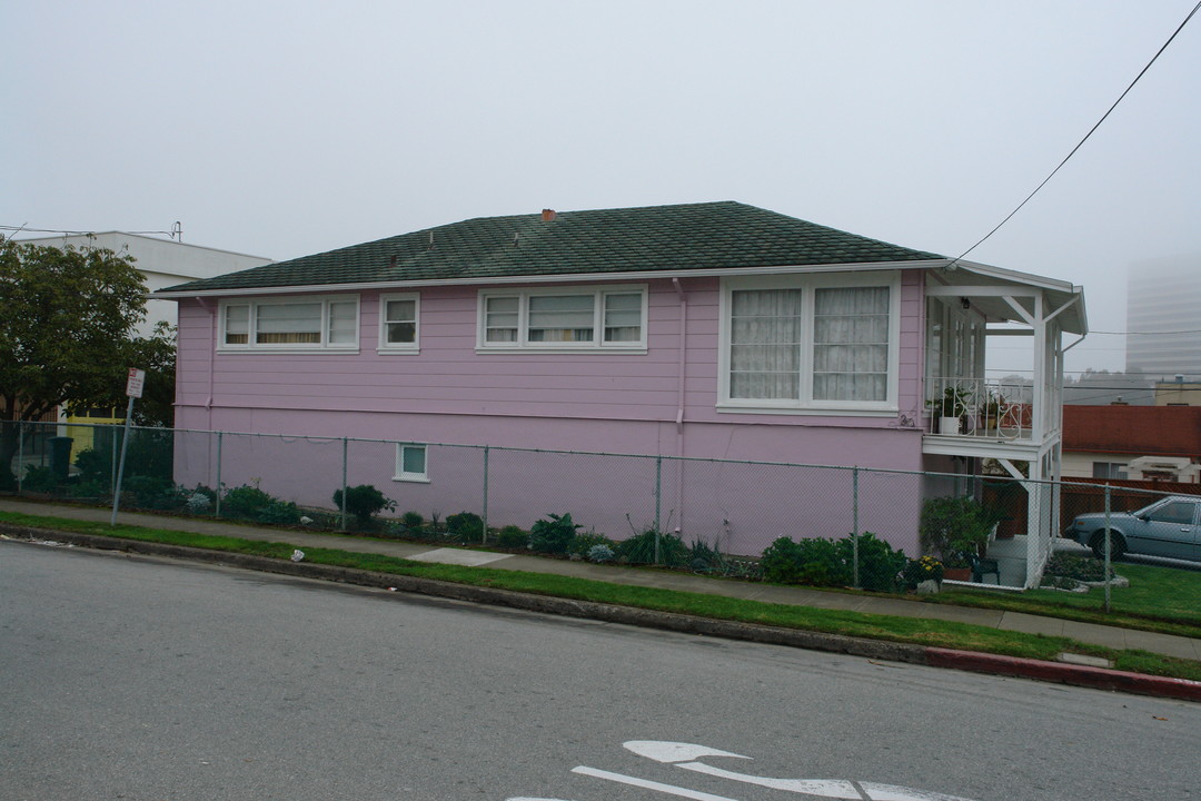 16 Chapman Ave in South San Francisco, CA - Foto de edificio