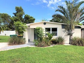 561 Southwest Blvd in Naples, FL - Building Photo