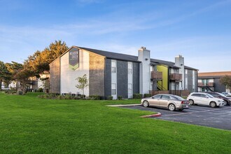 Meadow Creek Apartments in Garland, TX - Building Photo - Building Photo