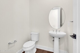 6 Augustus Dr in Middletown, NJ - Building Photo - Building Photo