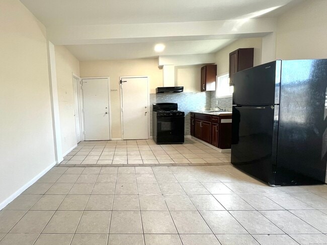 236 Greenwich Ave in Stamford, CT - Building Photo - Building Photo