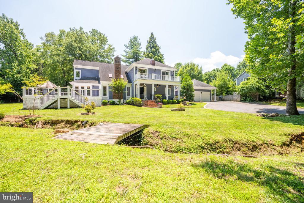 10505 Miller Rd in Oakton, VA - Building Photo