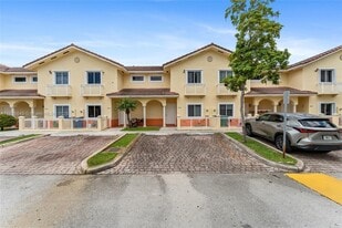 18032 NW 74th Ct in Hialeah, FL - Building Photo