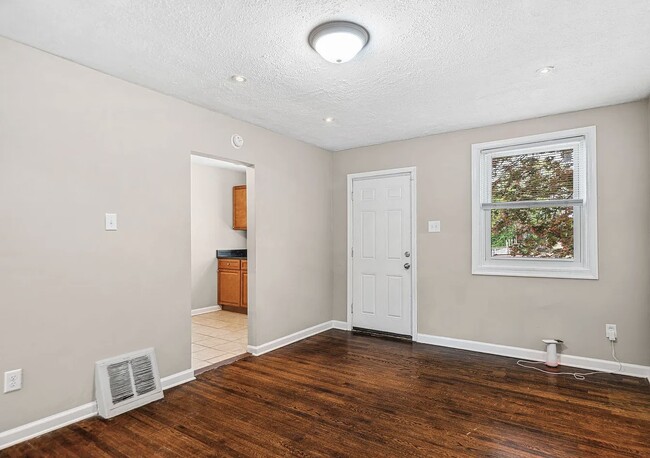 2405 S 57th St in Philadelphia, PA - Building Photo - Building Photo