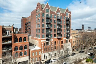 Royalton Towers in Chicago, IL - Building Photo