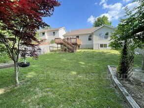 2746 Brookrun Dr in Belleville, IL - Building Photo - Building Photo