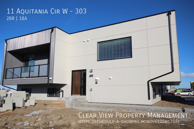 property at 11 Aquitania Cir W