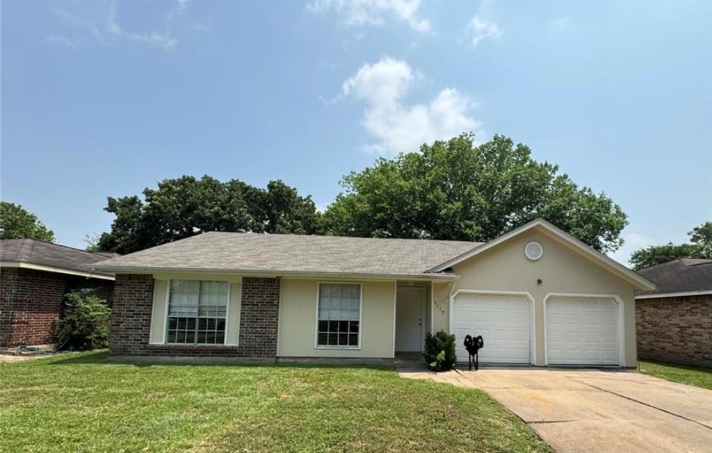 7115 Tara Blue Ridge Dr in Richmond, TX - Building Photo