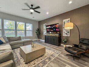 2414 Pennsylvania Ave in Dallas, TX - Foto de edificio - Building Photo