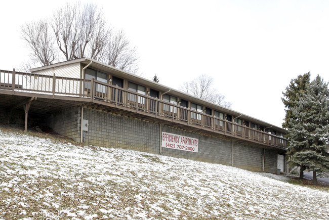 Tonidale Hill Studios in Oakdale, PA - Foto de edificio - Building Photo