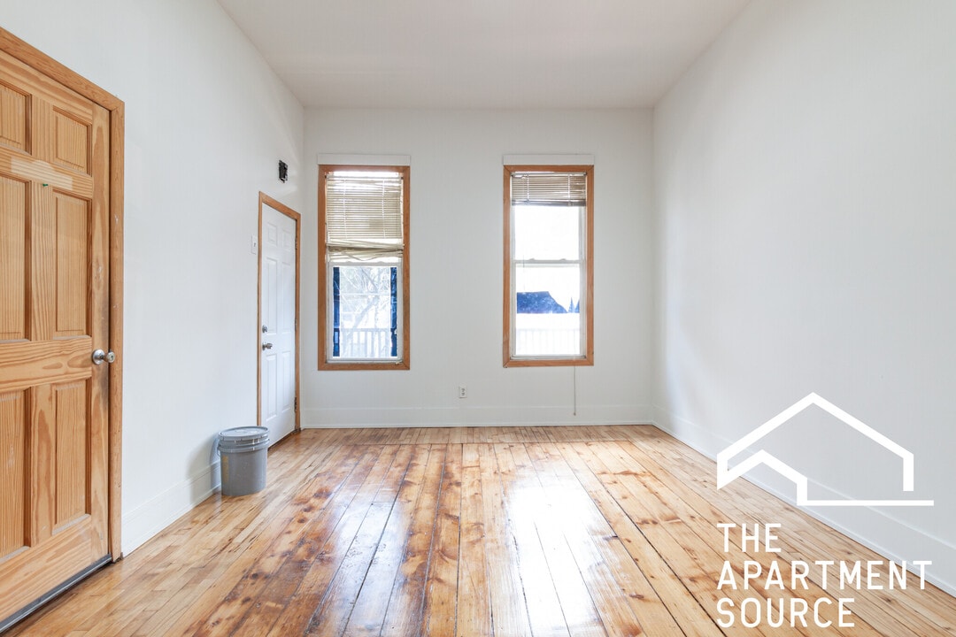 1634 N Whipple St, Unit 2 in Chicago, IL - Building Photo