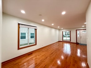 2449 Carlton Dr in Woodridge, IL - Building Photo - Building Photo