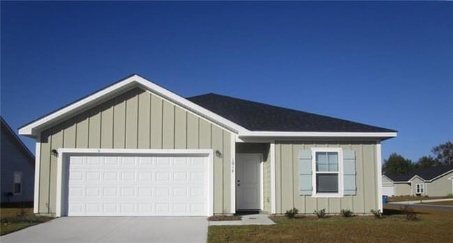 1016 Autumns Wood Cir in Brunswick, GA - Building Photo - Building Photo