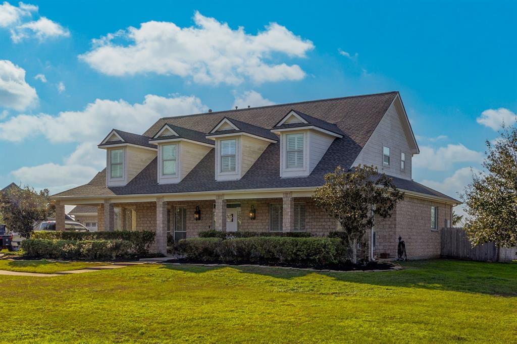 2963 Settler's Way Dr in Sealy, TX - Building Photo