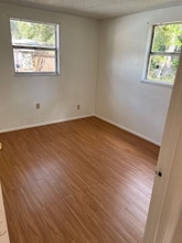 4850 5th St in Zephyrhills, FL - Building Photo - Building Photo