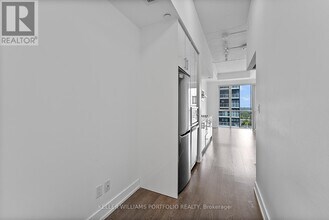 75 The Donway W in Toronto, ON - Building Photo - Building Photo