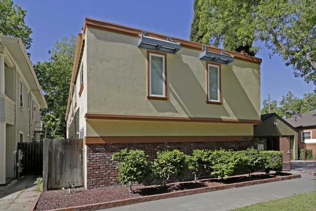 2608 Q St in Sacramento, CA - Building Photo - Building Photo