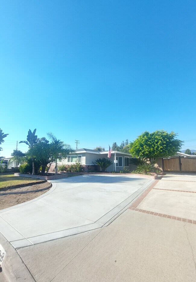 429 W Kirkwall Rd Rentals in Glendora, CA