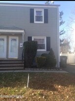 539 Olive Pl in Woodbridge Township, NJ - Building Photo