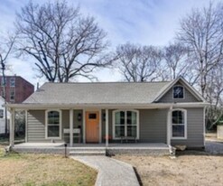 107 Caldwell St in Starkville, MS - Building Photo