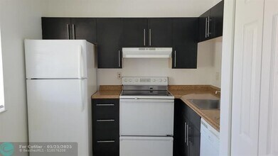 3798 N University Dr in Coral Springs, FL - Building Photo - Building Photo