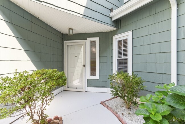 48 Spyglass Cir in Groton, CT - Building Photo - Building Photo