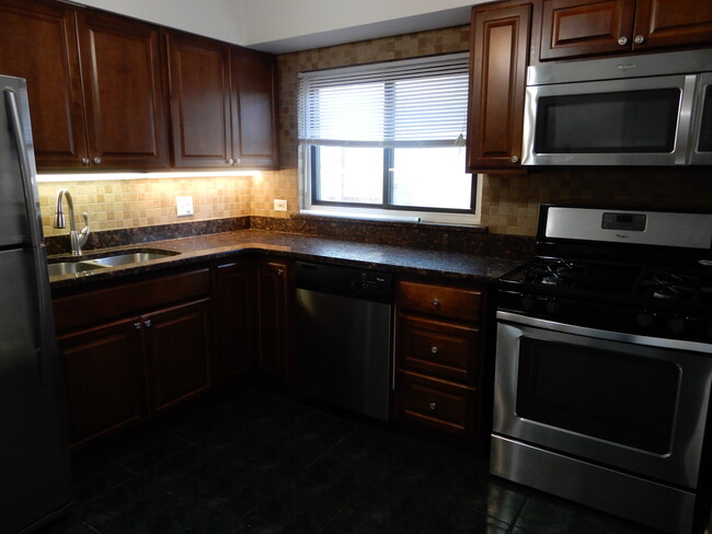 1526 N Harlem Ave, Unit 2W photo'