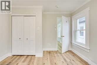 33 Albion St in Brantford, ON - Building Photo - Building Photo