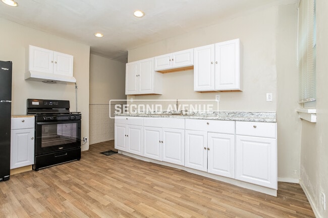 3859 Vine St in Cincinnati, OH - Building Photo - Building Photo