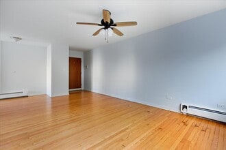 6719 N Hermitage Ave, Unit 3A in Chicago, IL - Building Photo - Building Photo