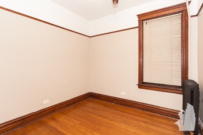 1043 W Dakin St in Chicago, IL - Building Photo - Building Photo