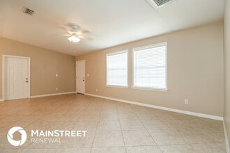 721 NW Douglas Cir in Cape Coral, FL - Foto de edificio - Building Photo