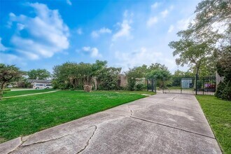 6002 Tam O Shanter Ln in Houston, TX - Building Photo - Building Photo