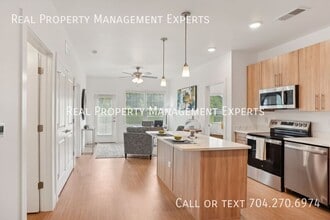 14801 Statesville Rd in Huntersville, NC - Building Photo - Building Photo