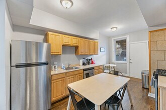 909 W Agatite Ave in Chicago, IL - Building Photo - Building Photo