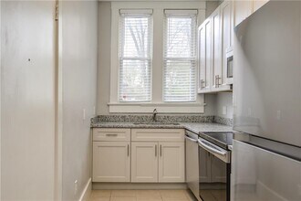 600 Parkway Dr NE-Unit -12 in Atlanta, GA - Building Photo - Building Photo