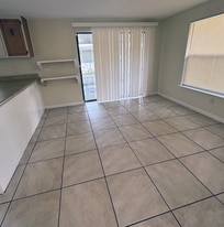 301-329 James St in Panama City, FL - Building Photo