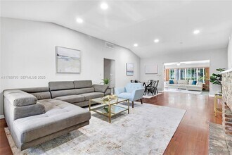 460 NW 88th Terrace in El Portal, FL - Building Photo - Building Photo