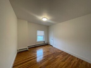545 Somerville Ave, Unit 3 in Somerville, MA - Building Photo - Building Photo