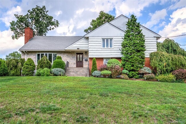 property at 14 Dimsdale Dr