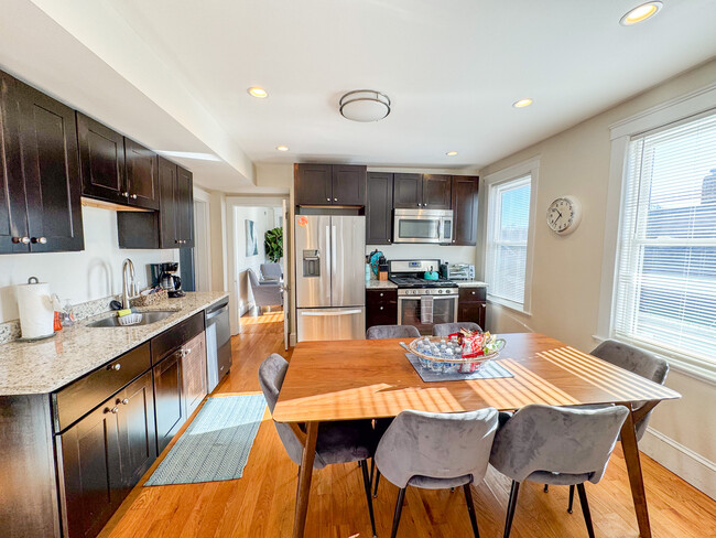 30 Clay St, Unit 3A in Cambridge, MA - Building Photo - Building Photo