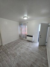 24 E 56th St, Unit 24 E 56th St in Long Beach, CA - Foto de edificio - Building Photo