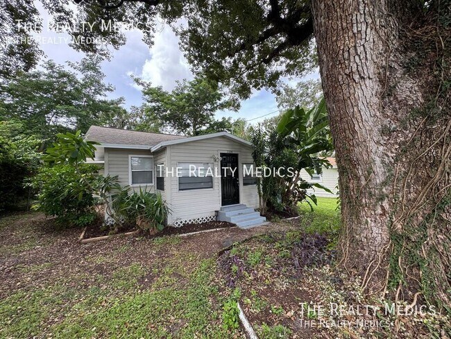 2320 S Shine Ave in Orlando, FL - Building Photo - Building Photo