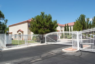 4404-4410 Tomer Ln in Las Vegas, NV - Building Photo - Building Photo