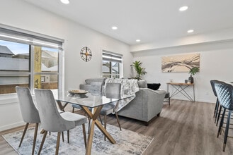 Heritage Valley Heights Townhomes in Edmonton, AB - Building Photo - Building Photo