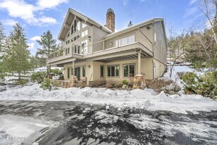 54 Bennington Ct in Reno, NV - Building Photo